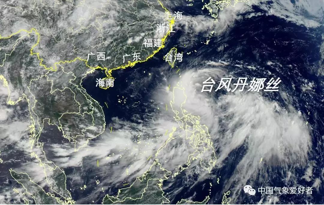 紧急台风来袭，最新快讯与温馨应对故事